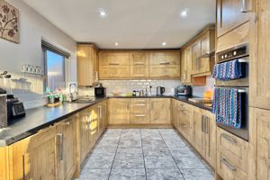Kitchen- click for photo gallery
